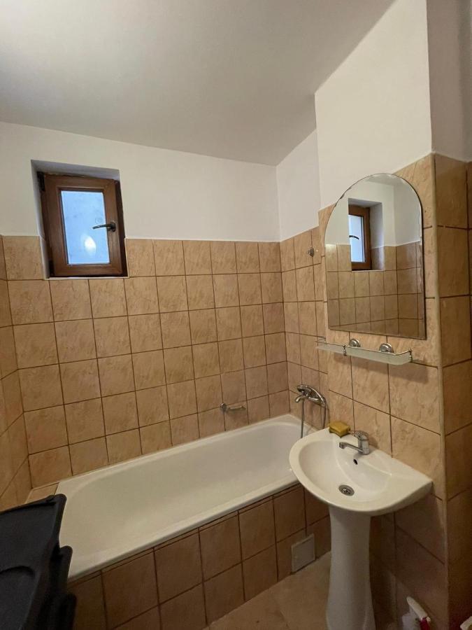 2Br Cosy Apart Satu Mare Luaran gambar