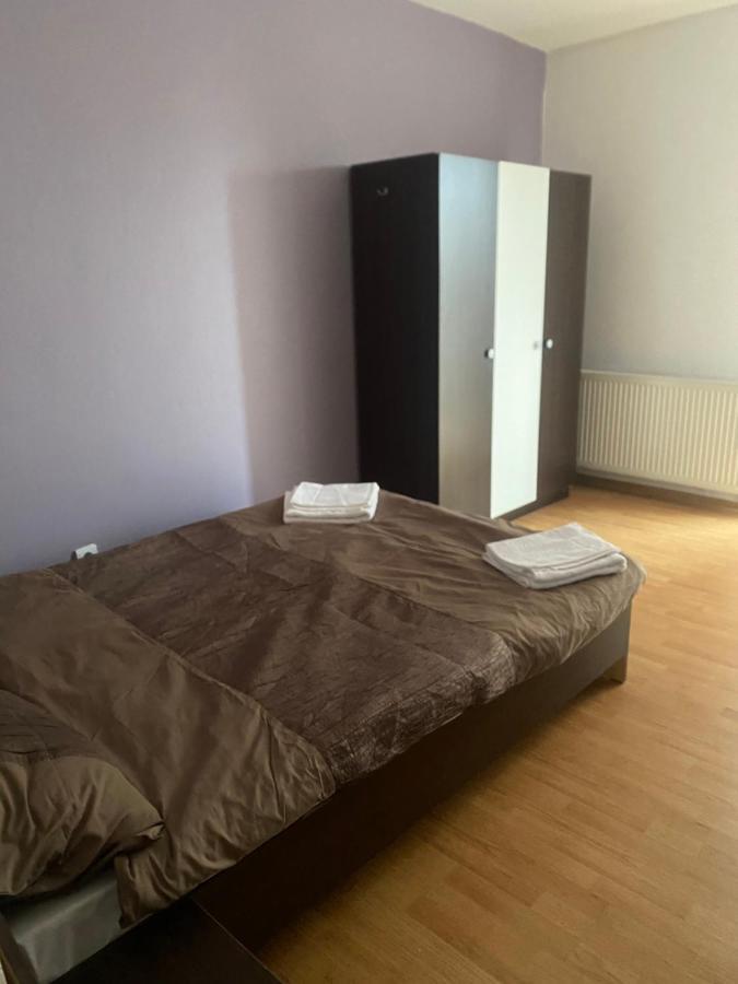 2Br Cosy Apart Satu Mare Luaran gambar