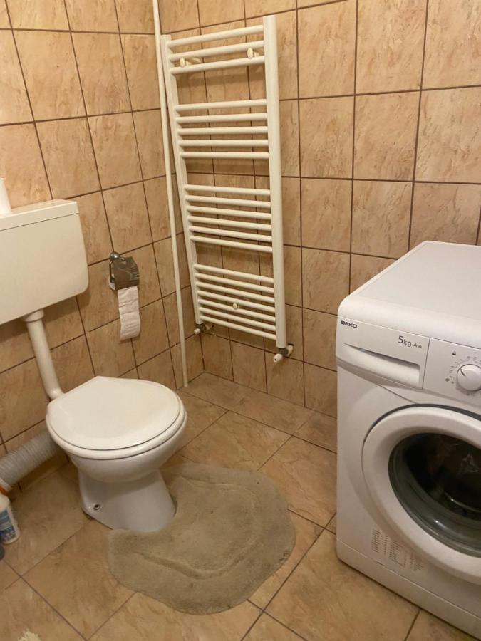 2Br Cosy Apart Satu Mare Luaran gambar